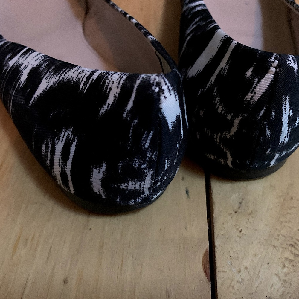J. Crew Satin Pointy Toe Flats - Black + White 7.5 - Picture 2 of 4